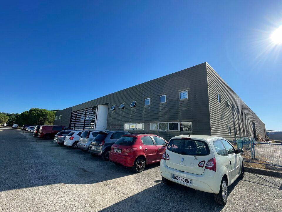 Location entrepot 4285.35 m² non divisibles