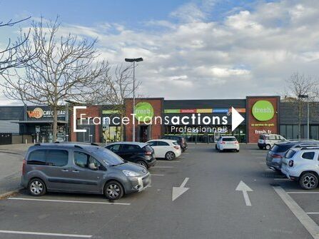 Location local commercial 740 m² non divisibles