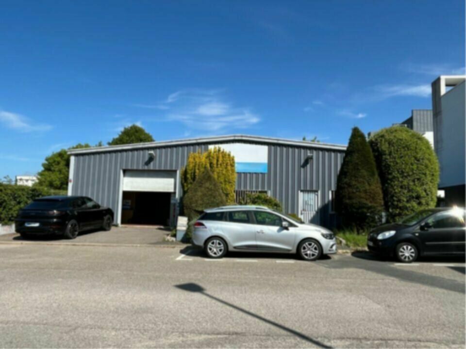 Location local d''activites 374 m² non divisibles