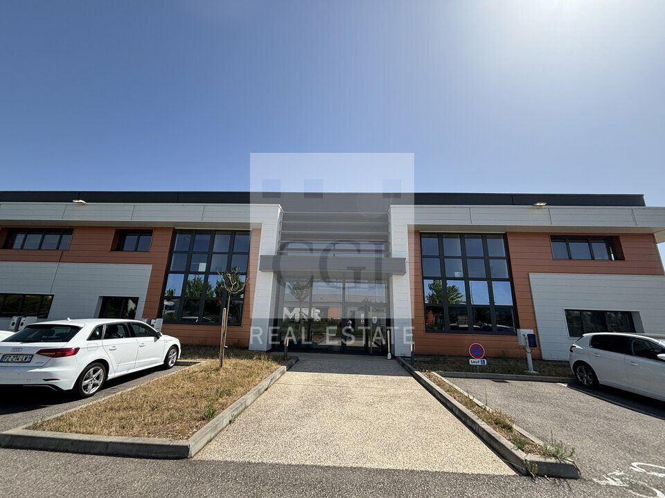 A LOUER/ A VENDRE - LOCAL D'ACTIVITES A JONAGE - TERRAIN DE 8 405 m²