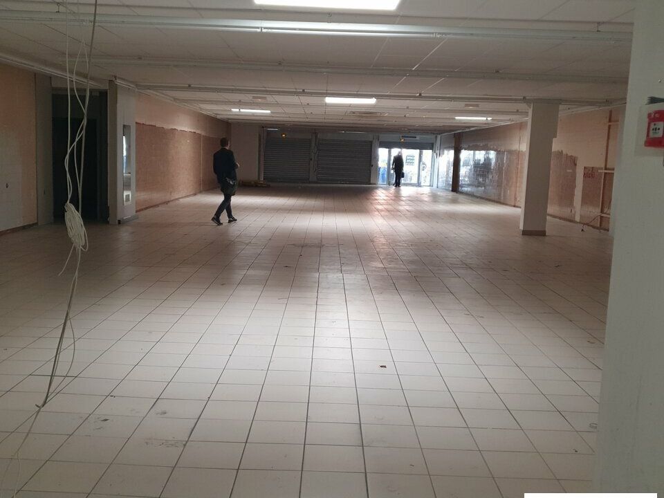 Location local commercial 520 m² non divisibles