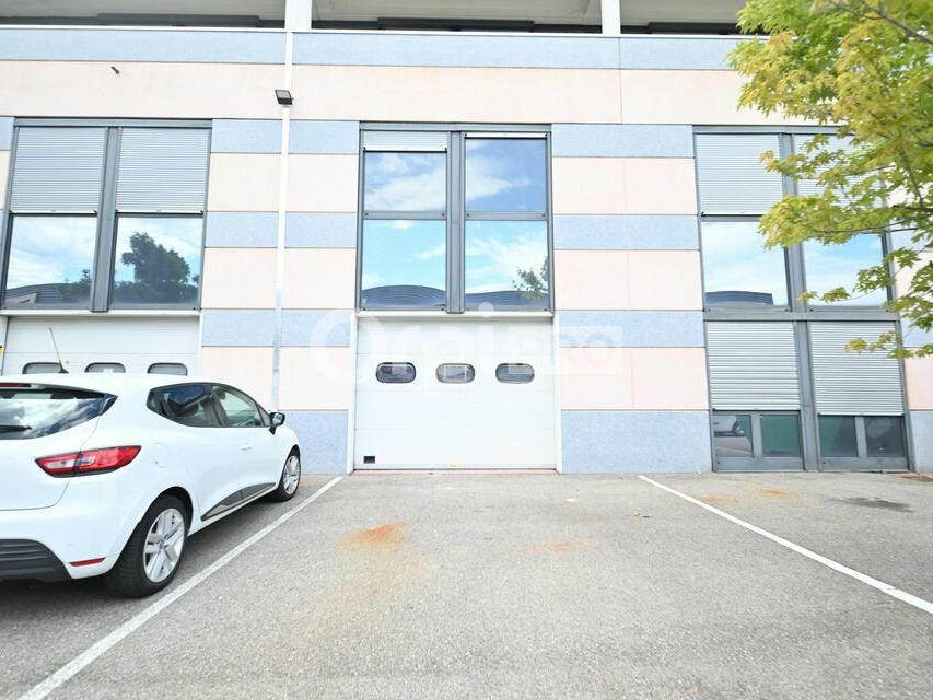 Location local d''activites 142 m² non divisibles