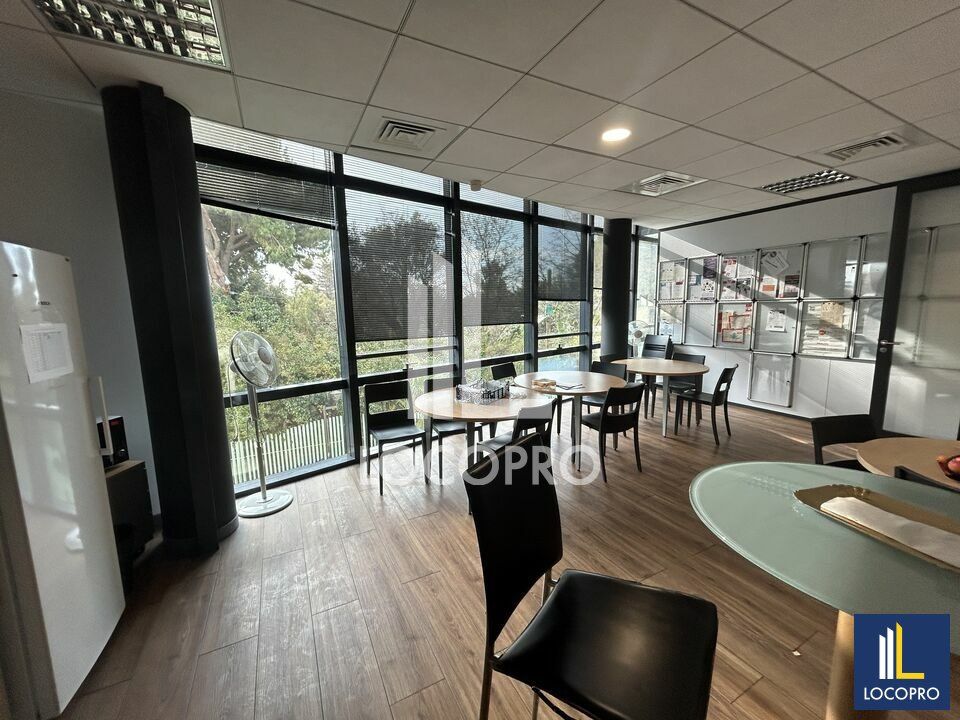 Location bureaux 379 m² non divisibles