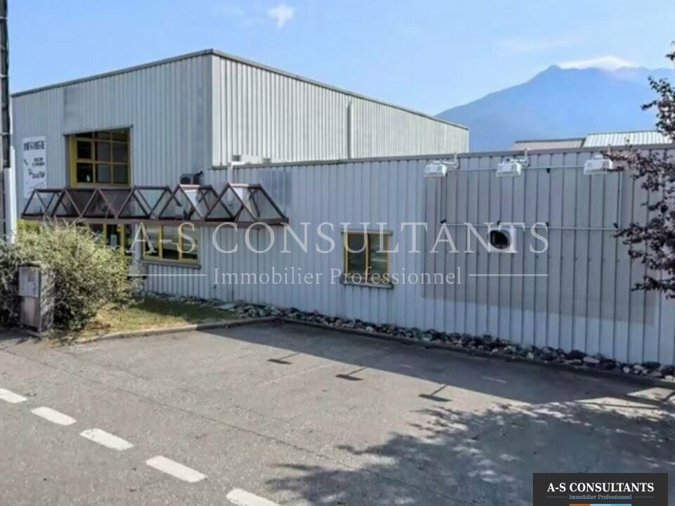 Location local professionnel 650 m² non divisibles