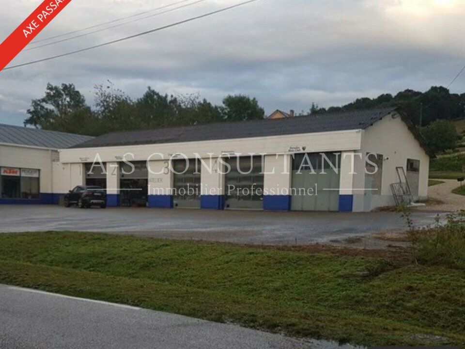 Location local commercial 540 m² non divisibles