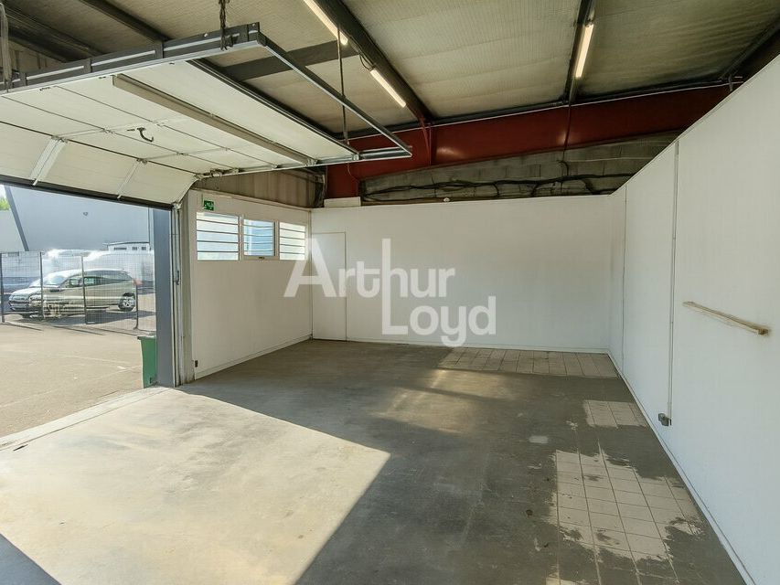 Location local d''activites 80 m² non divisibles