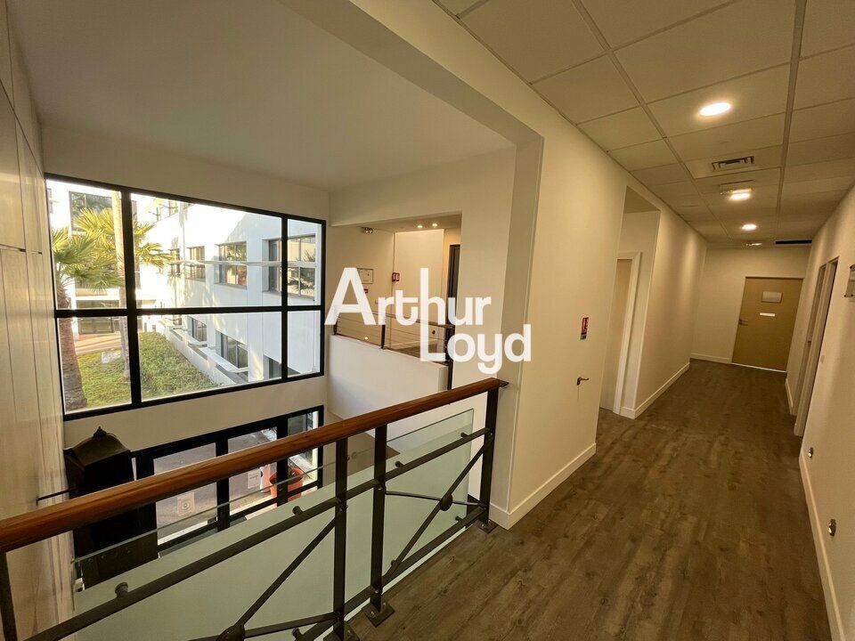 Bureaux 77 m² à louer vue dégagée Golf - Sophia Antipolis