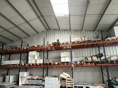 Location entrepôts 500 m² non divisibles
