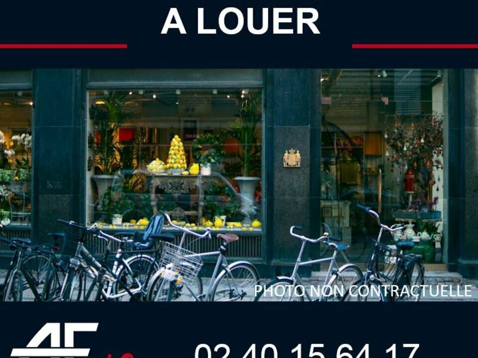 Location local commercial 42.7 m² non divisibles