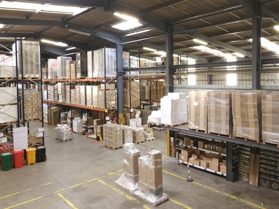 Location entrepôts 4100 m² non divisibles