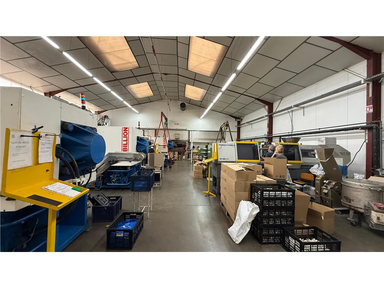 Location entrepots 857 m² non divisibles