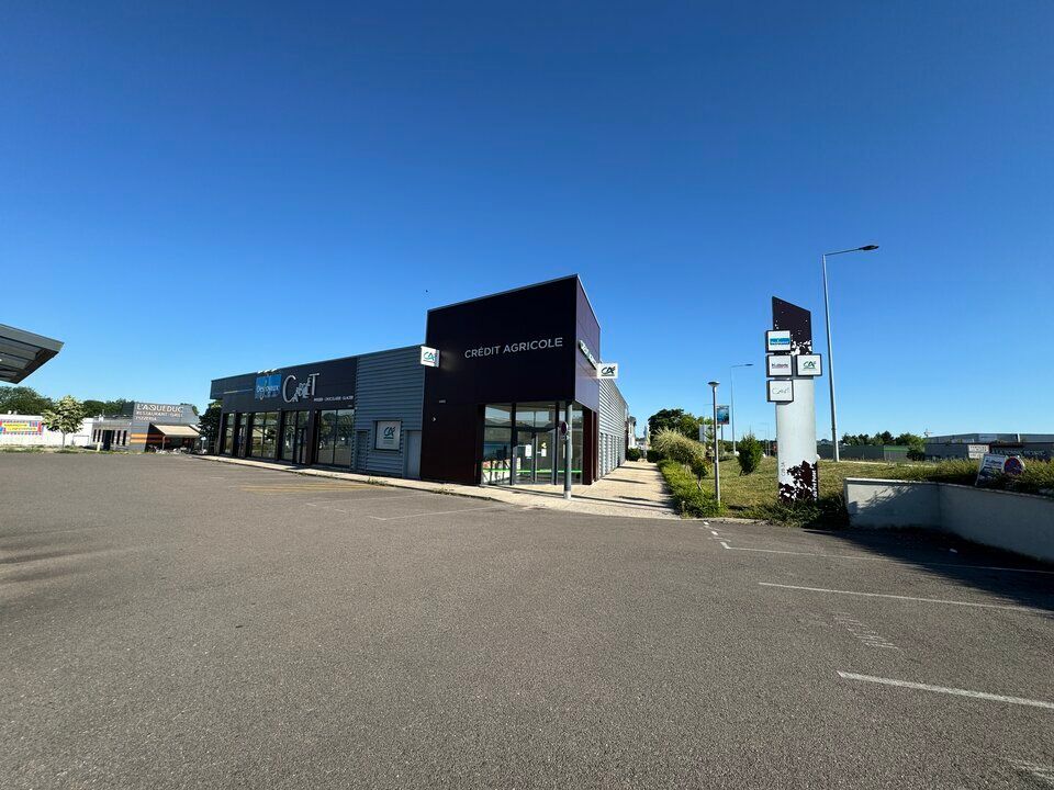 Location local commercial 167 m² non divisibles