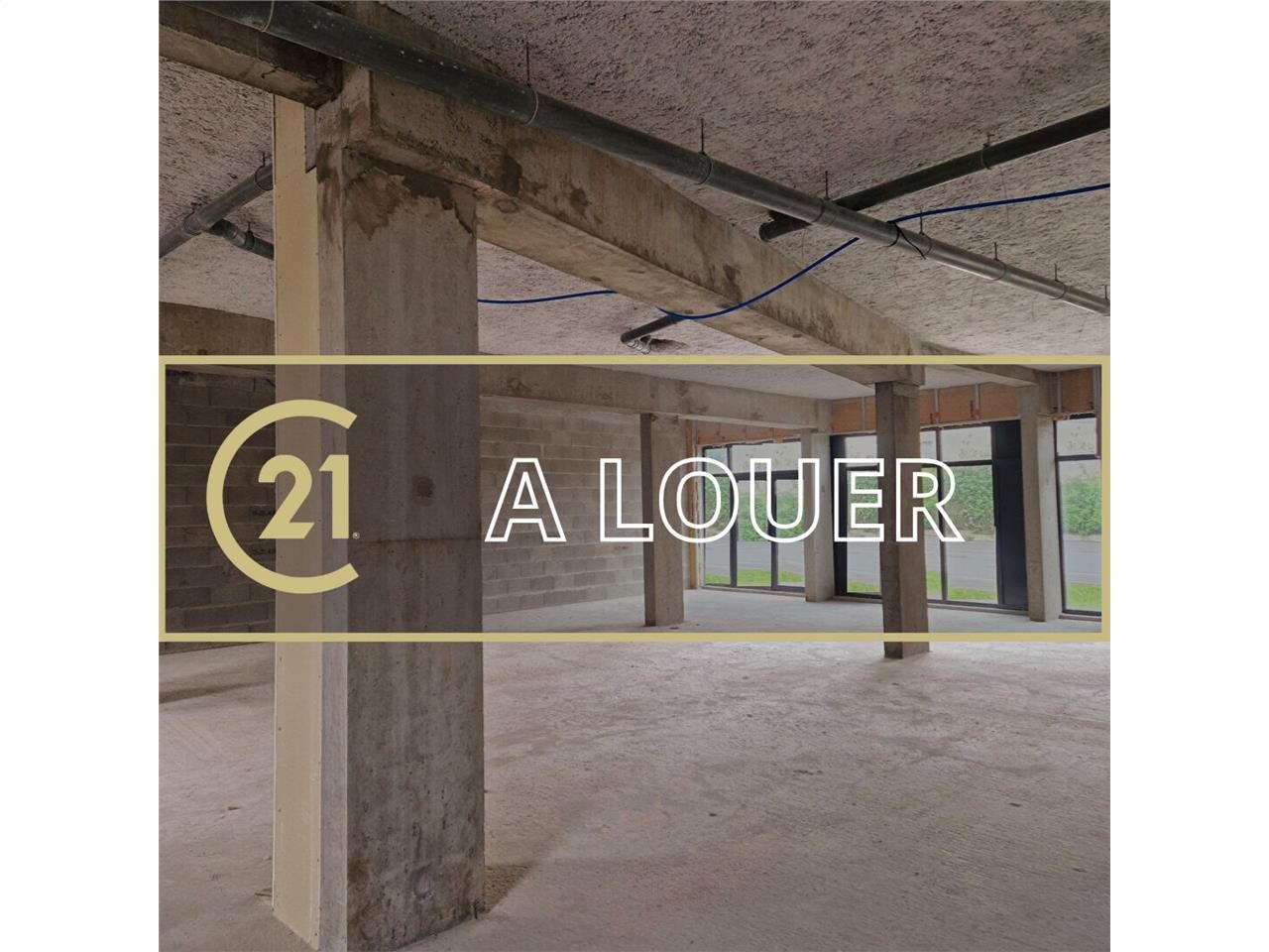 Location local commercial 200.00 m² à CARPIQUET