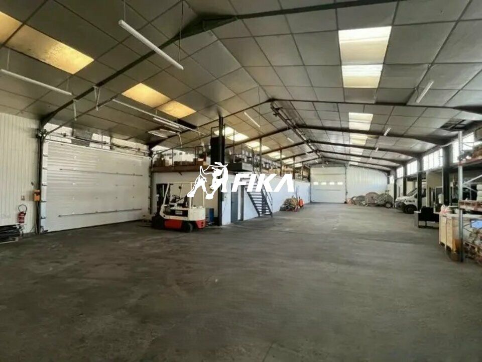 A LOUER LOCAL D'ACTIVITE 600 m² - (31270) CUGNAUX
