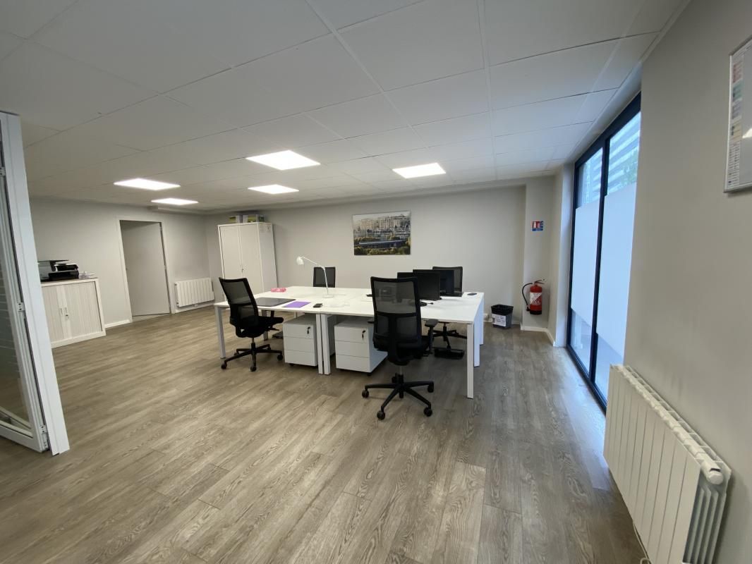Vente bureaux 64 m² non divisibles