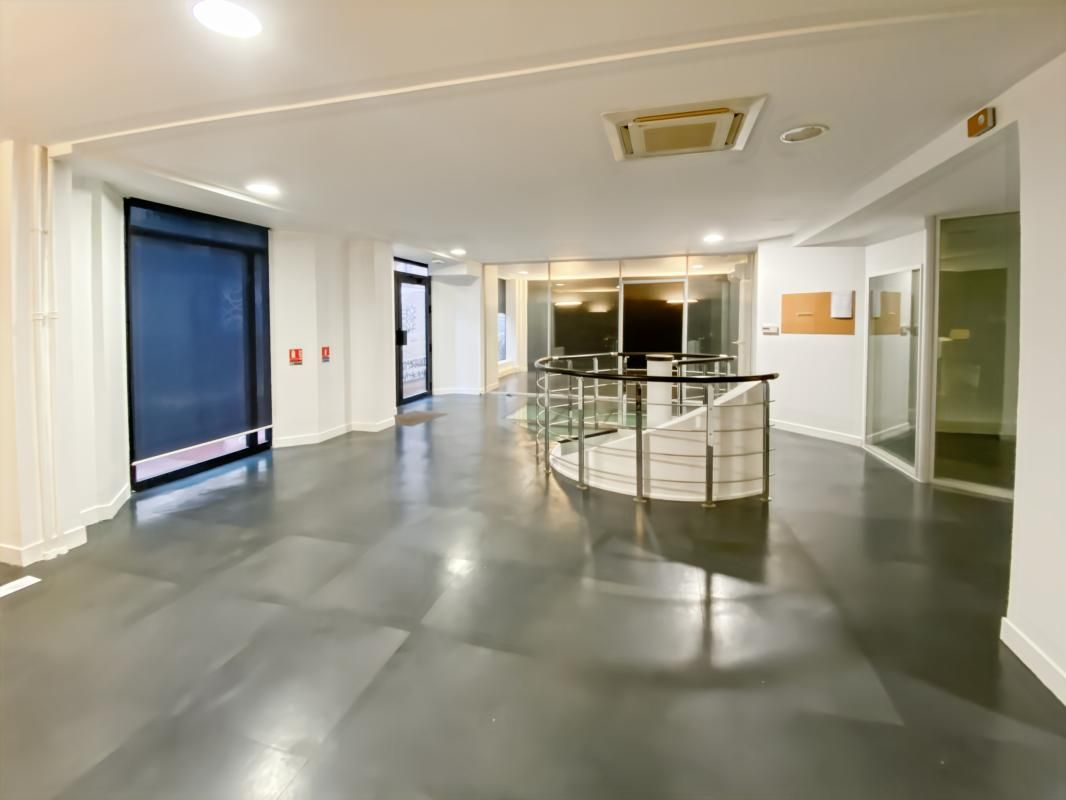 Vente bureaux 161 m² non divisibles