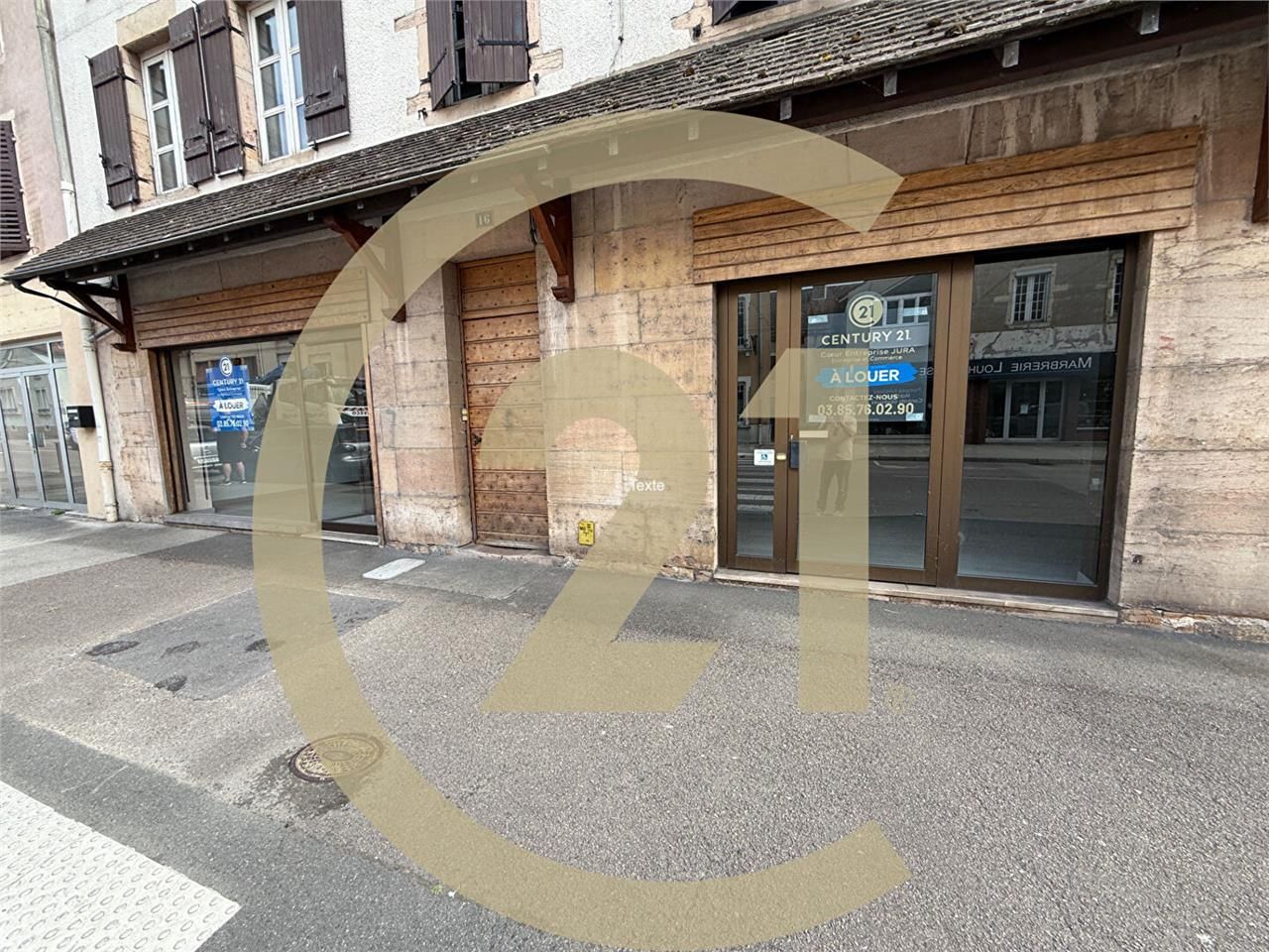 Location local commercial 280.00 m² à LOUHANS