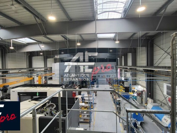 Location local d''activites 1116 m² non divisibles