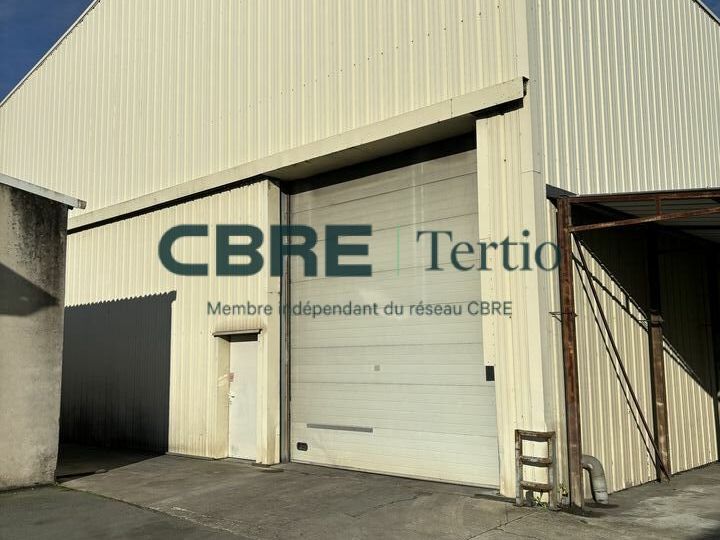 LA RICHE / LOCAL D'ACTIVITE - ENTREPOT à louer