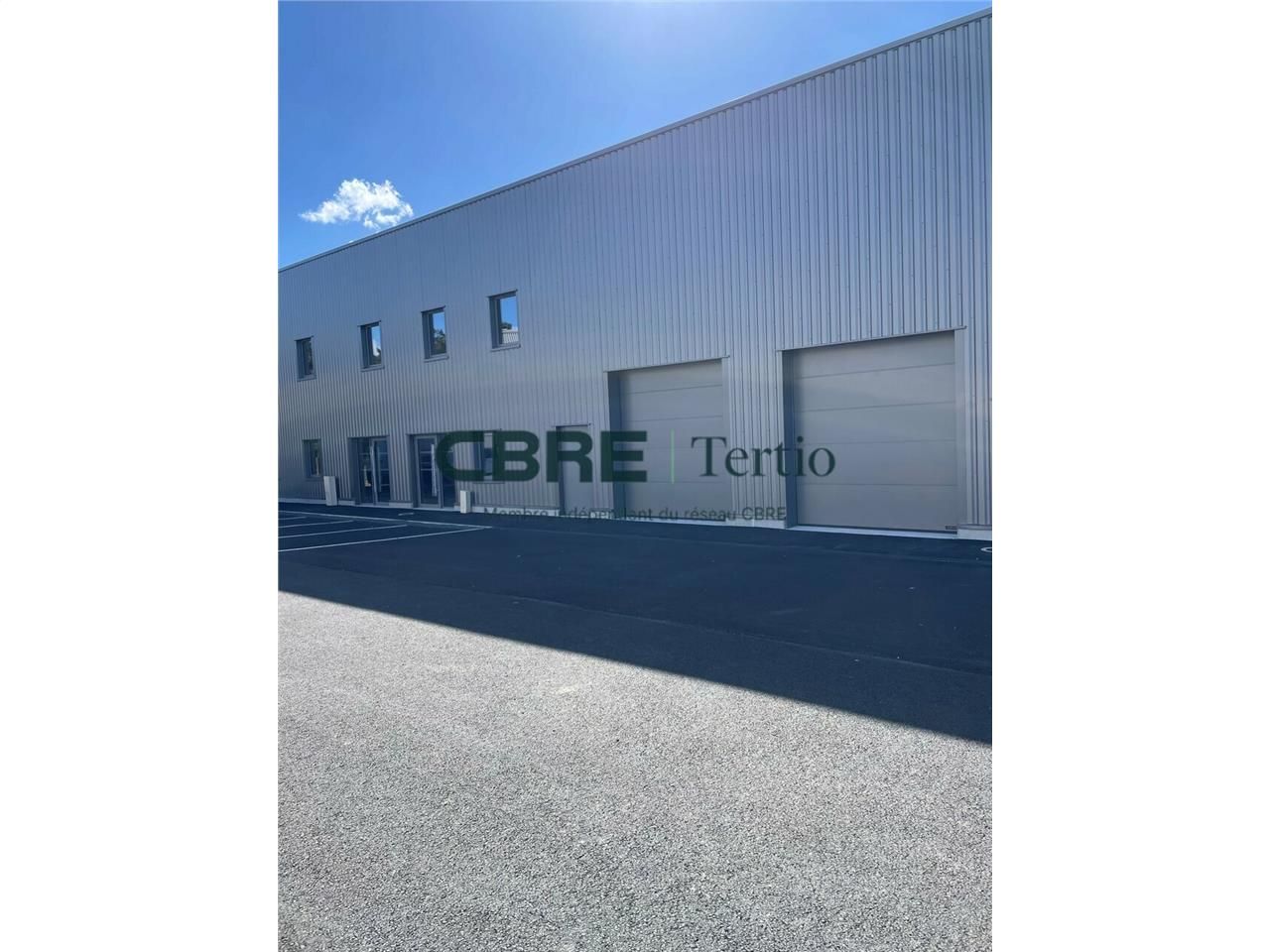 Vente local d''activites 878 m² non divisibles