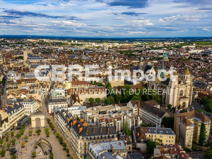 Zone IKEA - Surface de stockage avec une partie bureaux