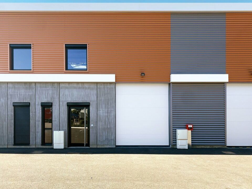 Location local d''activites 203.1 m² non divisibles