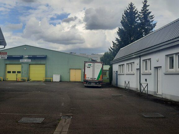 Location local d''activites 1550 m² non divisibles