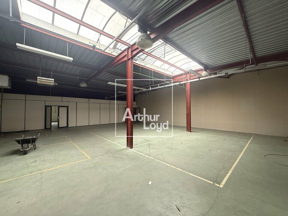 LOCAL D'ACTIVITE -LOCATION -RARE SUR SECTEUR