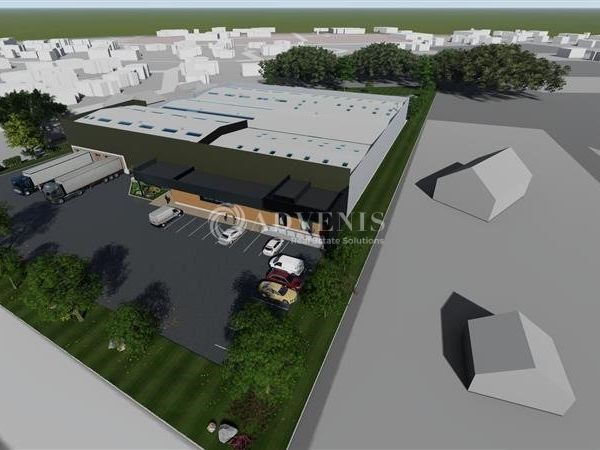 Bâtiment d'activités indépendant édifié sur 11 100 m²