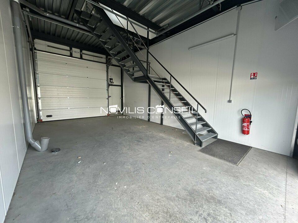 Location local d''activites 117 m² non divisibles