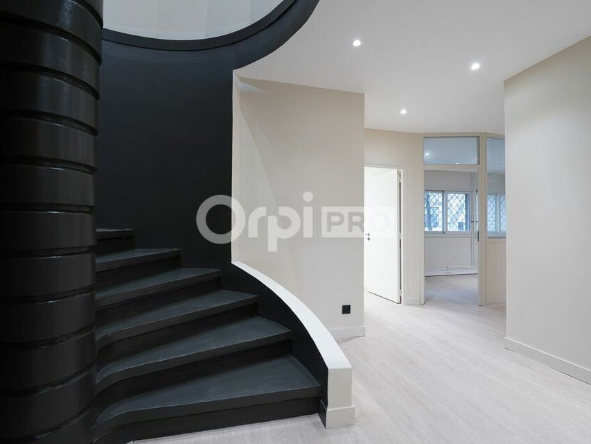 Location bureaux 247 m² non divisibles