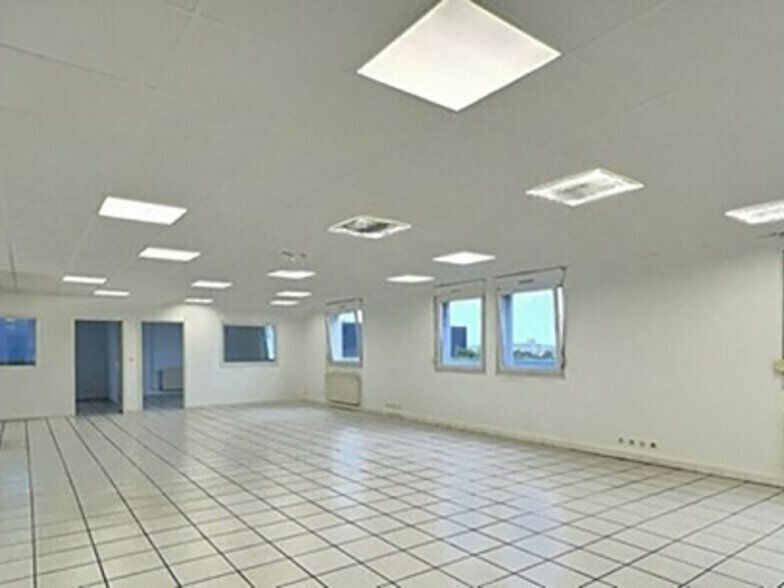 Bureaux de 433 m² à louer à Saint-Avold (57)