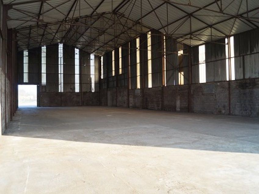 Entrepôt de 900 m² avec bureau à louer à Eclaron (52)