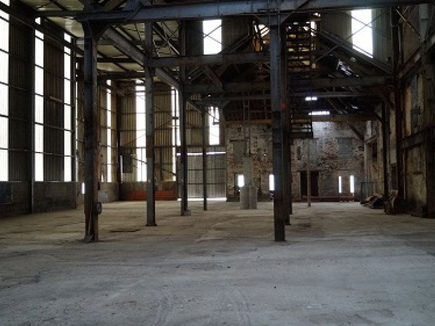 Location local d''activites 800 m² non divisibles