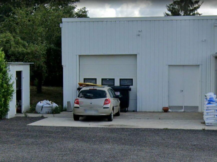 Location local d''activites 220 m² divisibles à partir de 118 m²