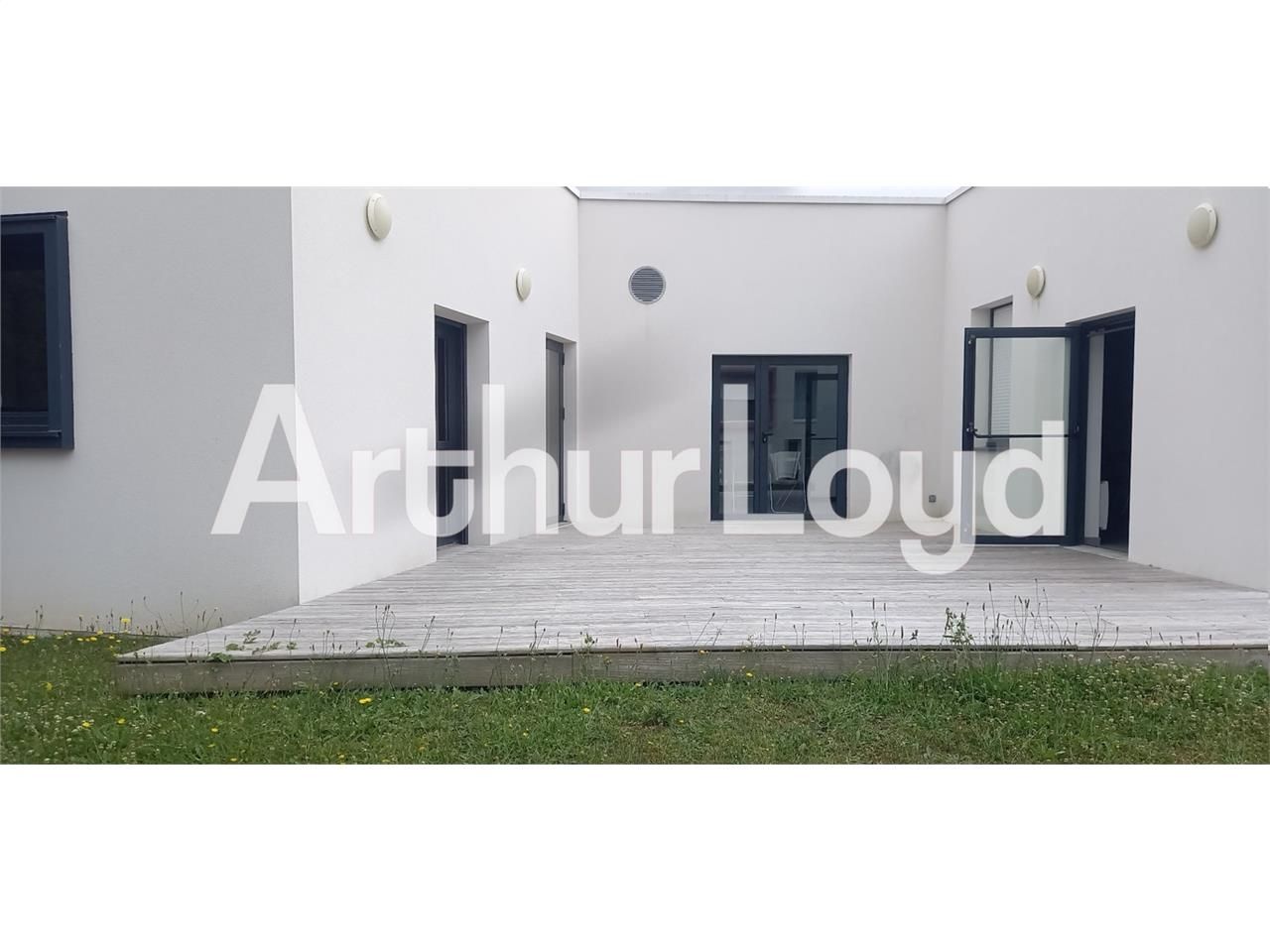 Location bureaux 239.13 m² à IFS