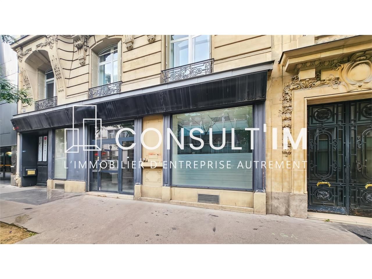 Location local commercial 270 m² non divisibles