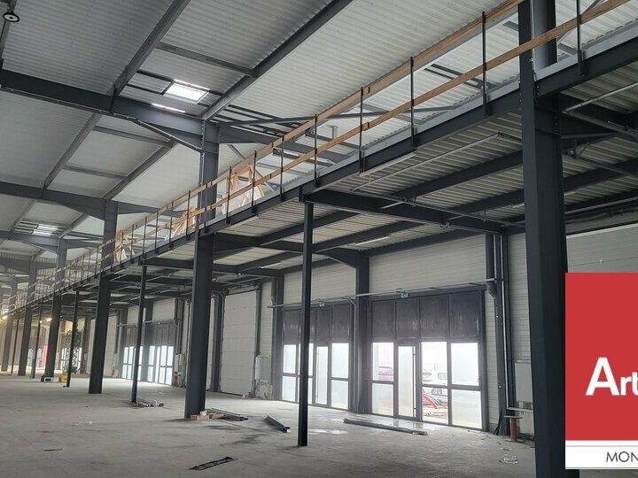 Location local d''activites 6621 m² divisibles à partir de 367 m²
