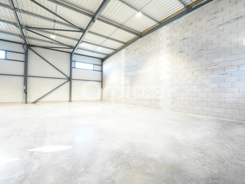 Location local d''activites 290 m² non divisibles