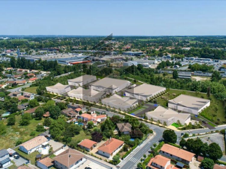 PROCHE A10 - LOCAUX D'ACTIVITES A VENDRE