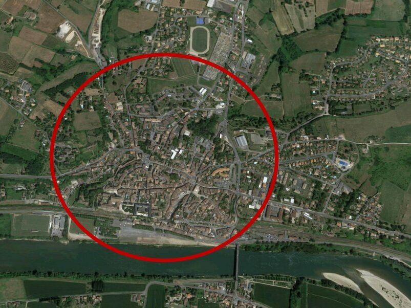 Location local d''activites 4500 m² divisibles à partir de 80 m²