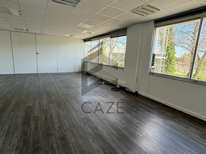 BUREAUX A LOUER - MERIGNAC 