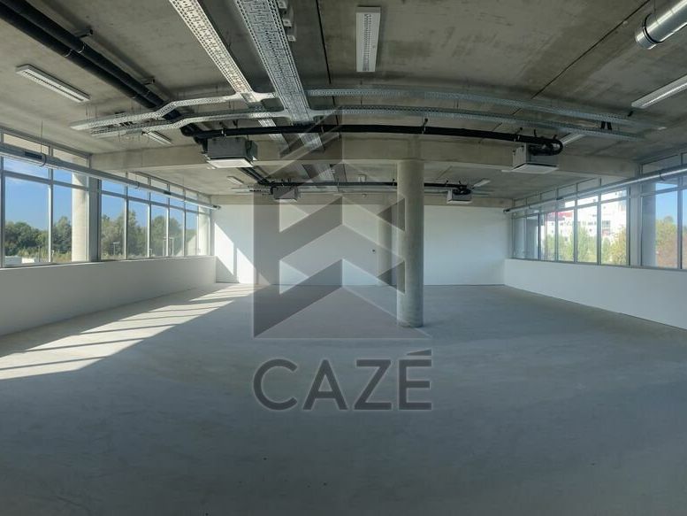 Location bureaux 1593 m² divisibles à partir de 181.23 m²