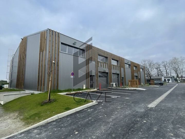 A LOUER LOCAUX D'ACTIVITES NEUFS