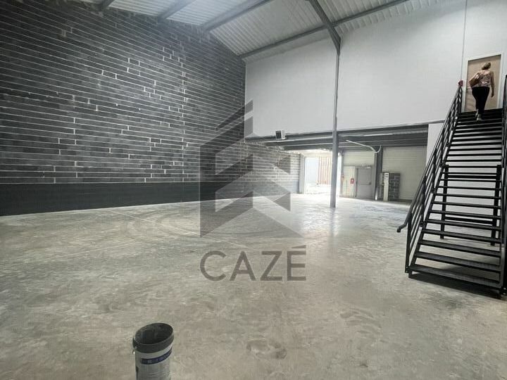 A LOUER LOCAUX D'ACTIVITES - PAU NORD