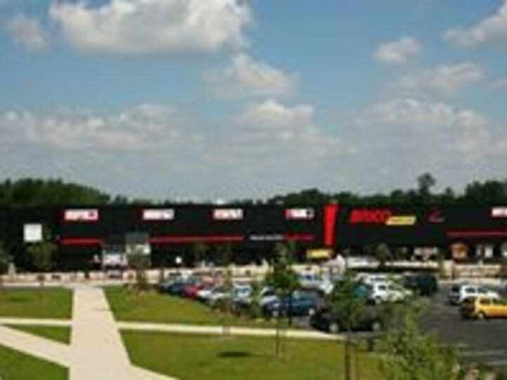 Location local commercial 658 m² non divisibles