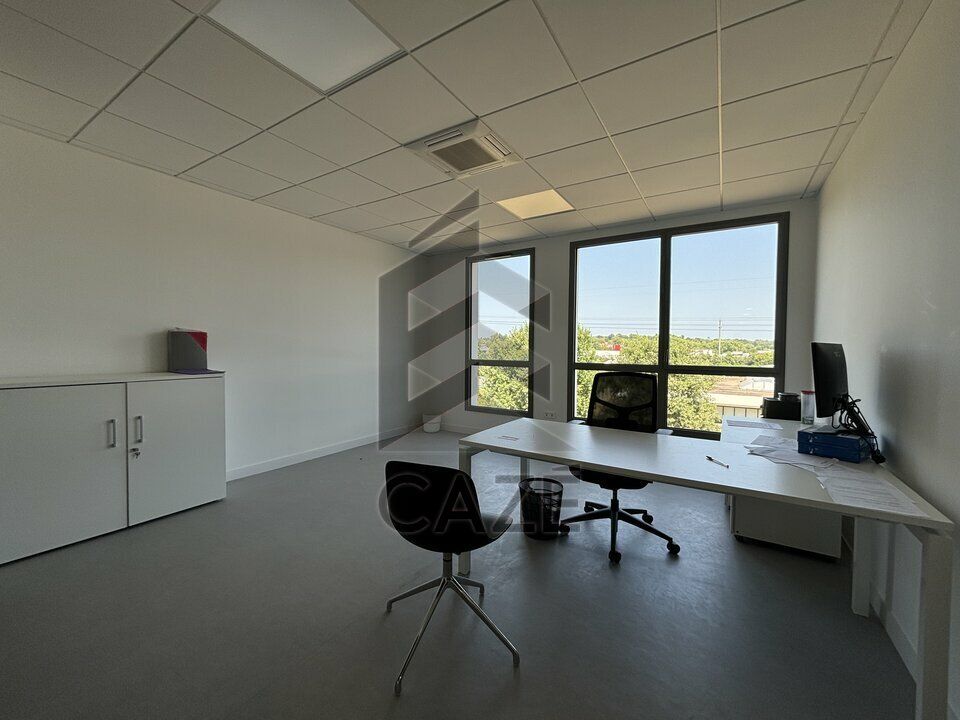 Location bureaux 536 m² divisibles à partir de 324 m²