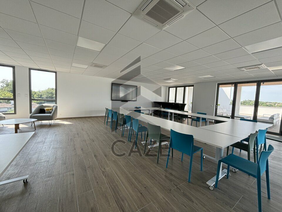 BUREAUX NEUFS A LOUER ARTIGUES