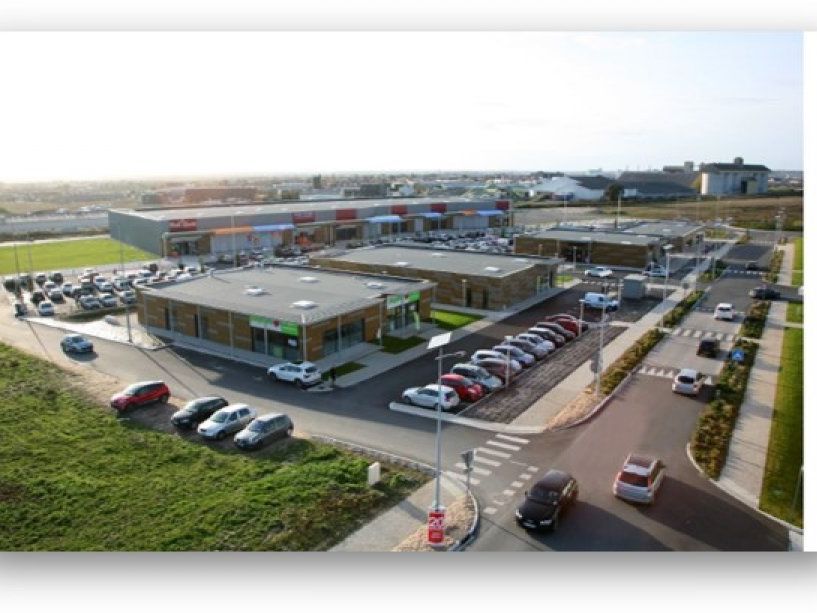 Location local commercial 975 m² non divisibles