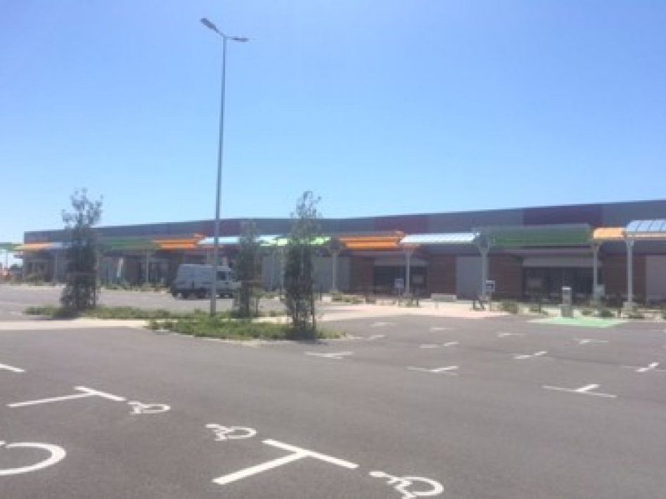 A LOUER PLUSIEURS SURFACES DISPONIBLES DANS LA ZONE COMMERCIALE BELLEVUE (16)